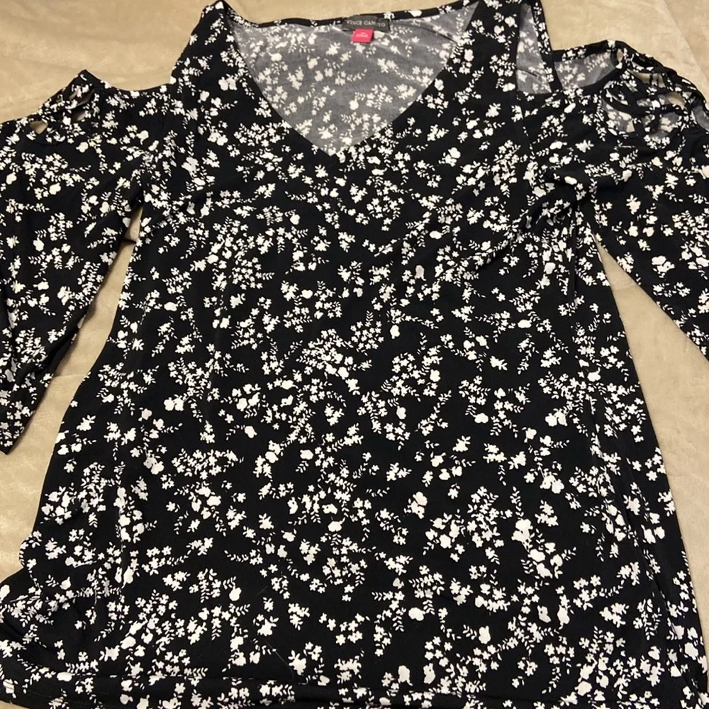 Vince camuto elegant top